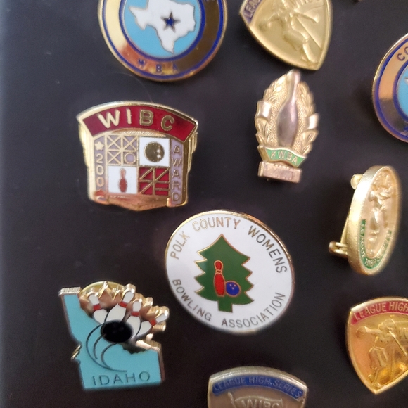 Funky Vintage Lady's Bowling Pins - Picture 2 of 6